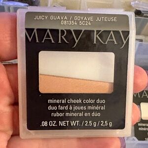 Mary Kay Cheek Color Duo - Juicy Guava